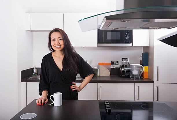 La supériorité des hottes cheminées de 90 cm pour votre cuisine